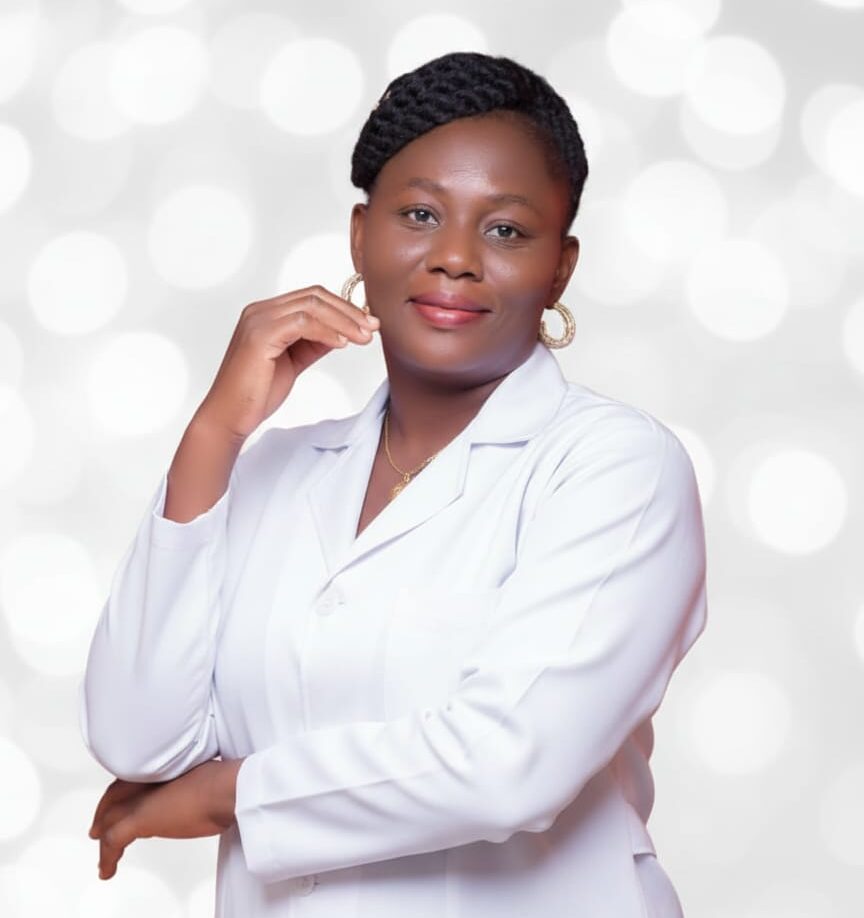 Portrait du Docteur Roseline DASSEYA, biologiste médicale au laboratoire BioPharmed Diagnostic à Calavi